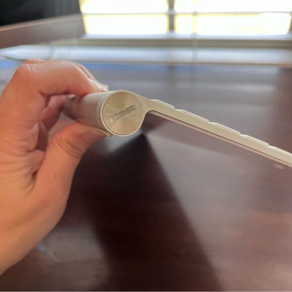 Apple Magic Mouse & Magic Keyboard wireless white not working! - Picture 4 of 7